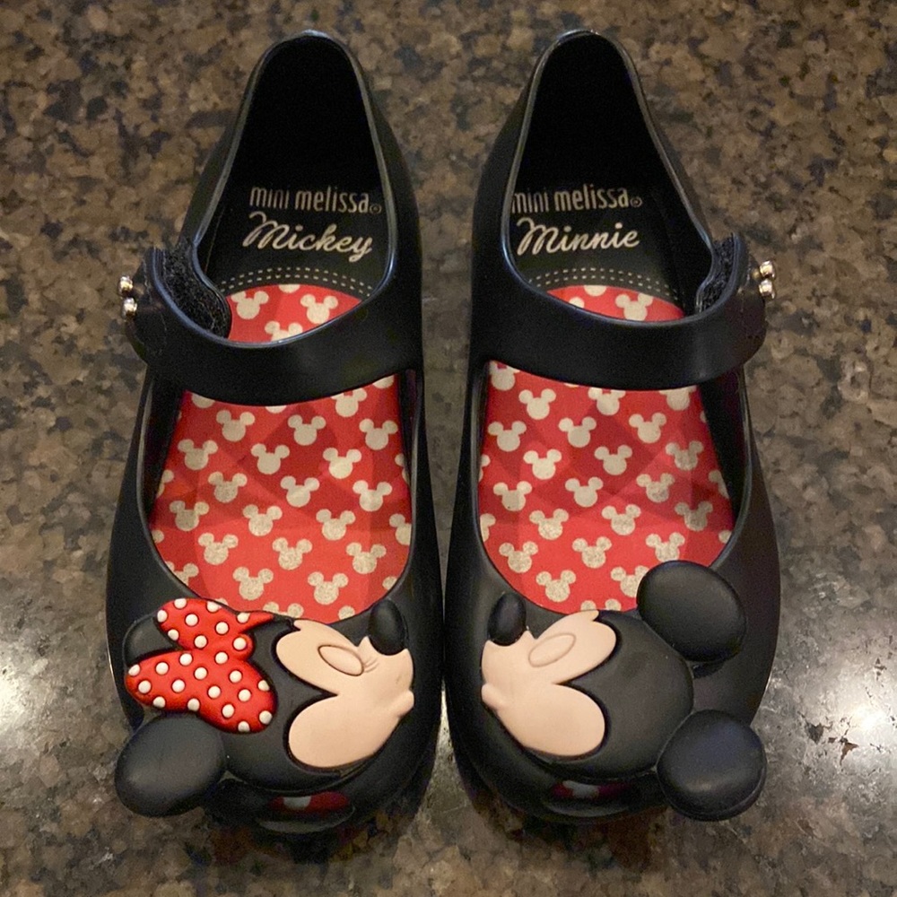 Mini Melissa Disney Black Mary Jane shoes Mickey and Minnie kissing. Size 8